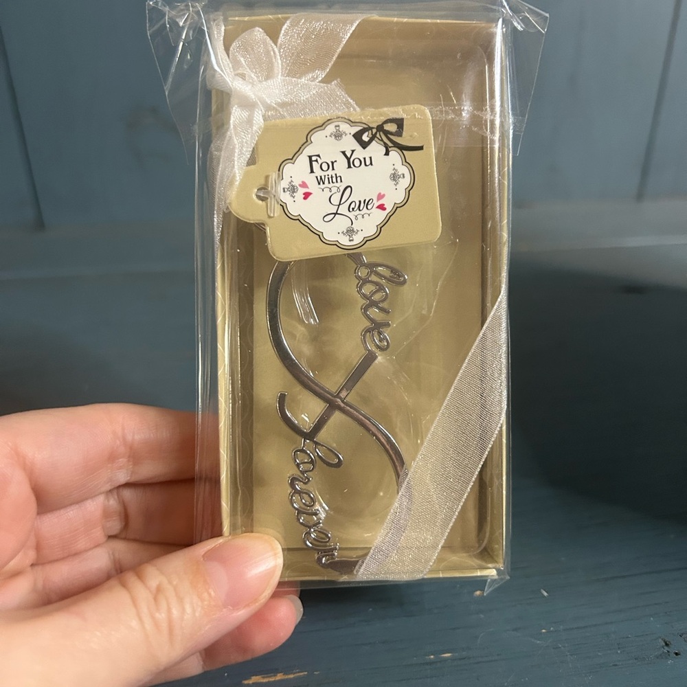 Amazon Silver Bottle Opener with Script Design - Picture 14 of 14